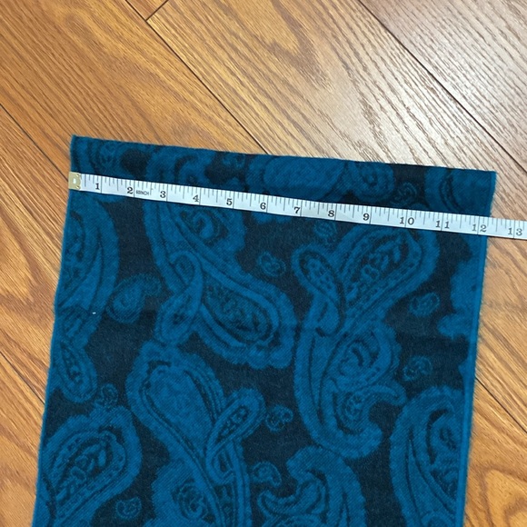 Charming Charlie super soft 💯Acrylic turquoise black paisley scarf wh fringe - Picture 8 of 11